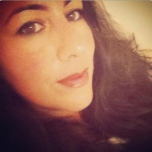 Meet your Posher, Stamatia